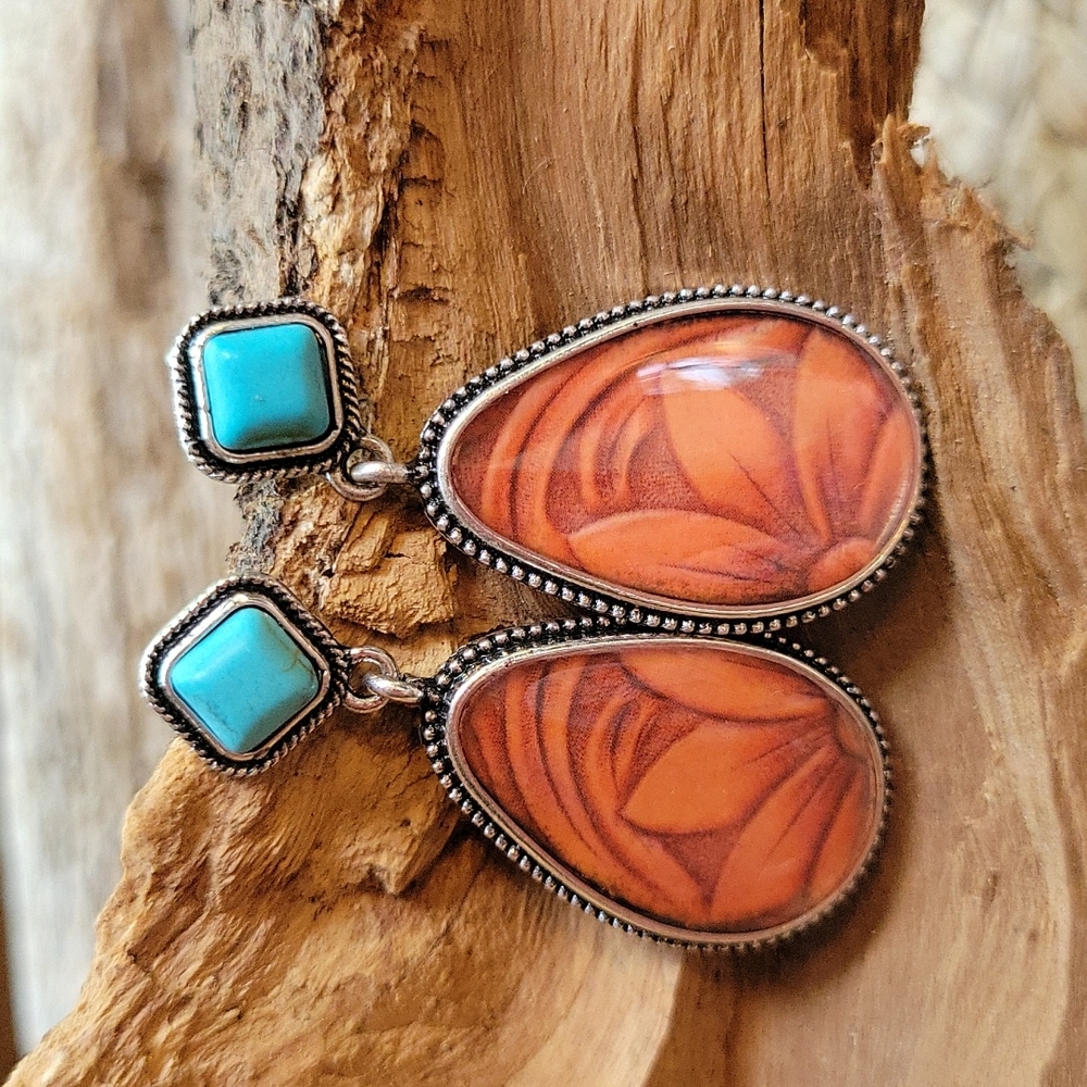 Woodgrain Floral Drop Earrings